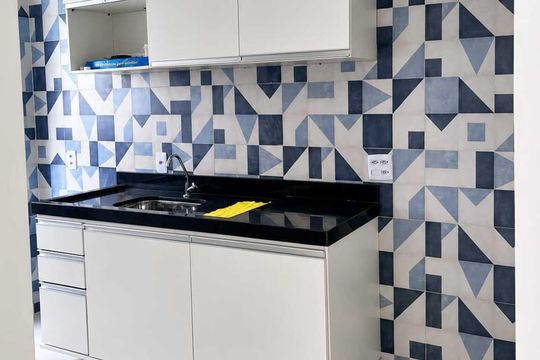 Cozinha de apartamento para alugar com 1 quarto, 46m² em Piatã, Salvador