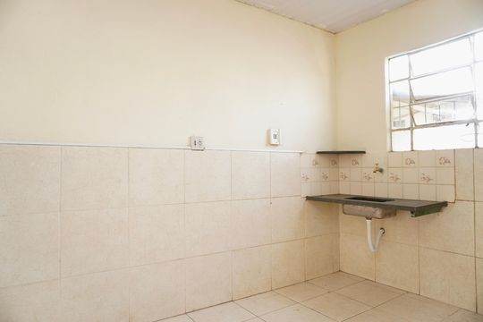Cozinha de casa para alugar com 1 quarto, 48m² em Santo Andre, Belo Horizonte