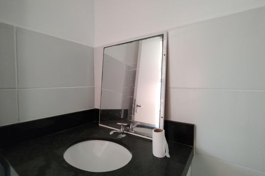 Banheiro Social de apartamento à venda com 2 quartos, 50m² em Jacarepaguá, Rio de Janeiro