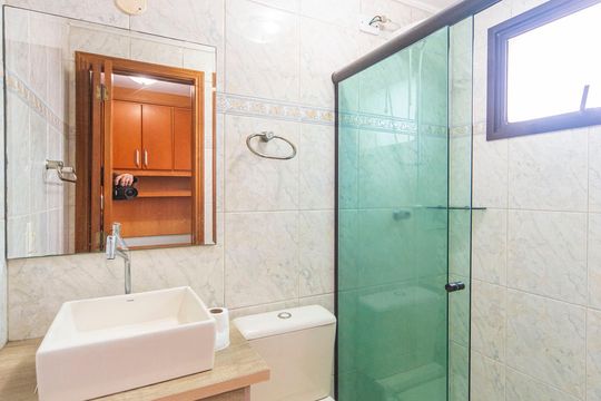Banheiro do Quarto 3 de apartamento para alugar com 3 quartos, 75m² em Vila Apiai, Santo André