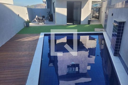 Piscina de casa de condomínio à venda com 3 quartos, 140m² em Pechincha, Rio de Janeiro