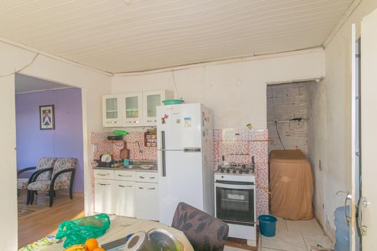 Cozinha de casa para alugar com 2 quartos, 60m² em Guajuviras, Canoas