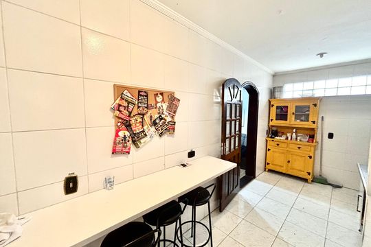 Cozinha  de casa à venda com 8 quartos, 327m² em Vila Gomes Cardim, São Paulo