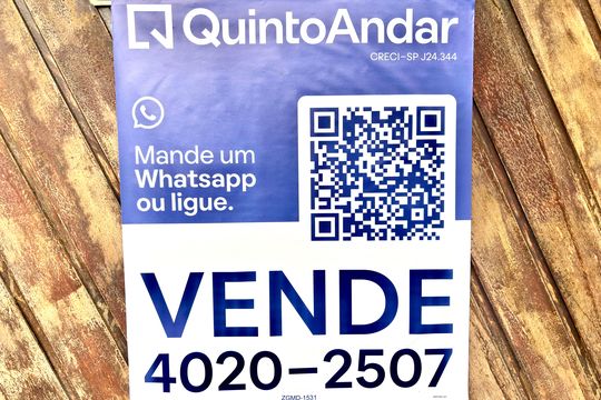 Fachada de casa à venda com 8 quartos, 327m² em Vila Gomes Cardim, São Paulo