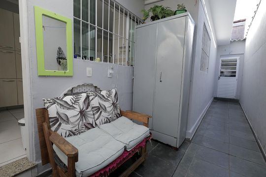 Corredor e Churrasqueira de casa à venda com 2 quartos, 90m² em Jardim Guarará, Santo André