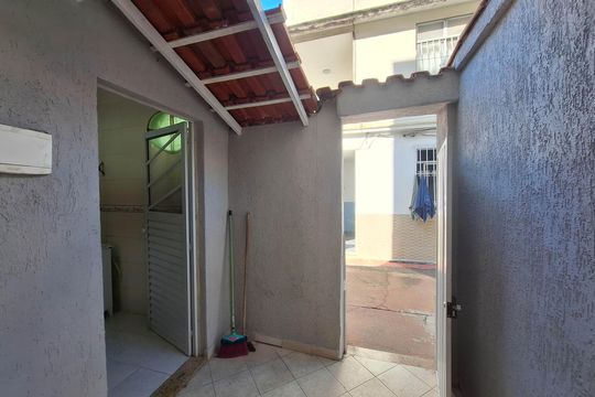 Vista da Sala de casa de condomínio para alugar com 2 quartos, 80m² em Santa Rosa, Niterói