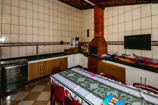 Casa à venda com 3 quartos, 375m² em São João Batista, Belo Horizonte