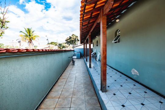 Casa à venda com 3 quartos, 375m² em São João Batista, Belo Horizonte