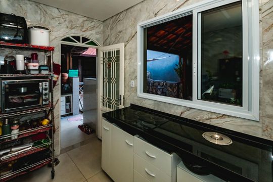 Casa à venda com 3 quartos, 375m² em São João Batista, Belo Horizonte