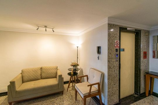 Área comum - Hall da entrada e elevador de apartamento para alugar com 2 quartos, 80m² em Vila da Penha, Rio de Janeiro