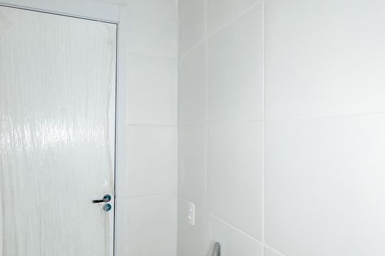 Banheiro de apartamento à venda com 2 quartos, 33m² em Jardim Caravelas, São Paulo