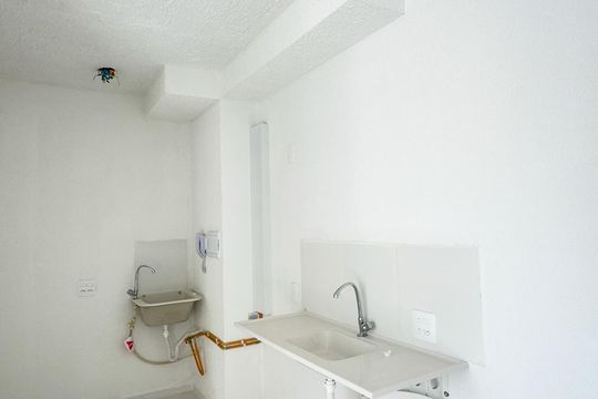 Cozinha e Área de serviço de apartamento à venda com 2 quartos, 33m² em Jardim Caravelas, São Paulo