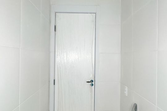 Banheiro de apartamento à venda com 2 quartos, 33m² em Jardim Caravelas, São Paulo