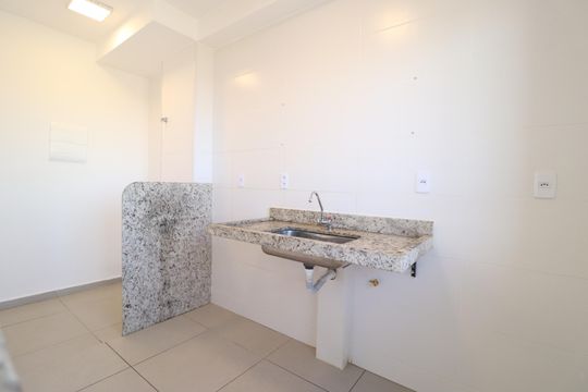 Cozinha de apartamento para alugar com 2 quartos, 44m² em Grand Ville, Uberlândia