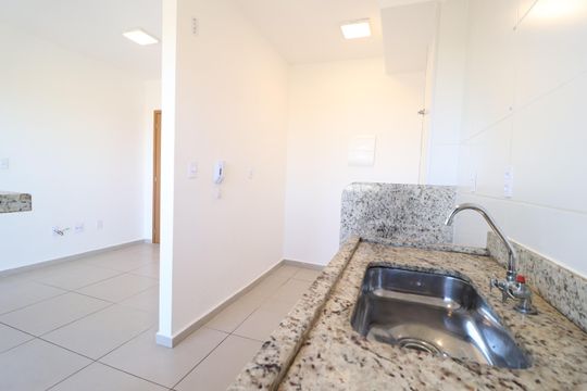 Cozinha de apartamento para alugar com 2 quartos, 44m² em Grand Ville, Uberlândia