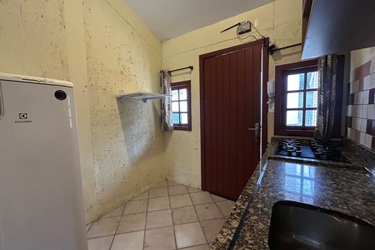 Cozinha  de casa de condomínio para alugar com 1 quarto, 75m² em Barra da Lagoa, Florianópolis