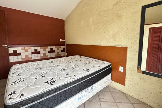 Quarto  de casa de condomínio para alugar com 1 quarto, 75m² em Barra da Lagoa, Florianópolis