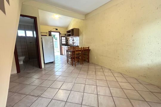 Casa de Condomínio para alugar com 1 quarto, 75m² em Barra da Lagoa, Florianópolis