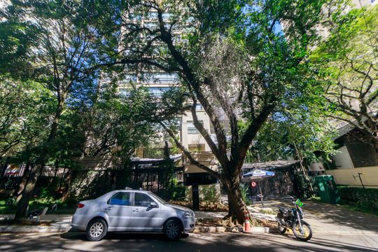 Fachada de apartamento à venda com 4 quartos, 350m² em Campo Belo, São Paulo