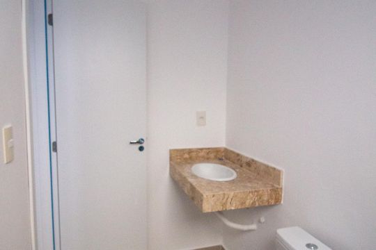 Banheiro da Suíte 1 de apartamento para alugar com 3 quartos, 83m² em Jardim Vera Cruz, Sorocaba