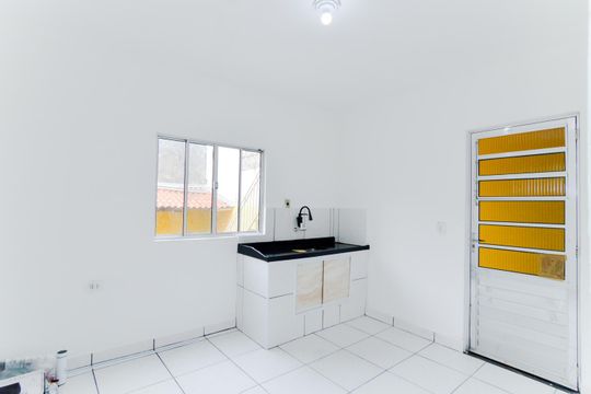 Cozinha de casa para alugar com 1 quarto, 50m² em Vila Carmela I, Guarulhos