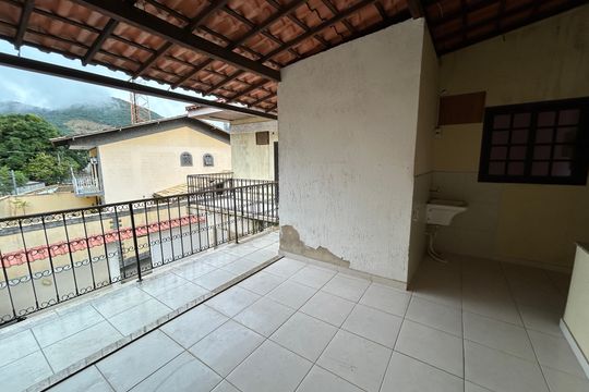 Varanda de casa à venda com 3 quartos, 121m² em Vila Valqueire, Rio de Janeiro