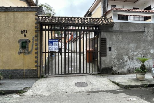Placa de casa à venda com 3 quartos, 121m² em Vila Valqueire, Rio de Janeiro