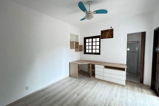 Suíte de casa à venda com 3 quartos, 121m² em Vila Valqueire, Rio de Janeiro