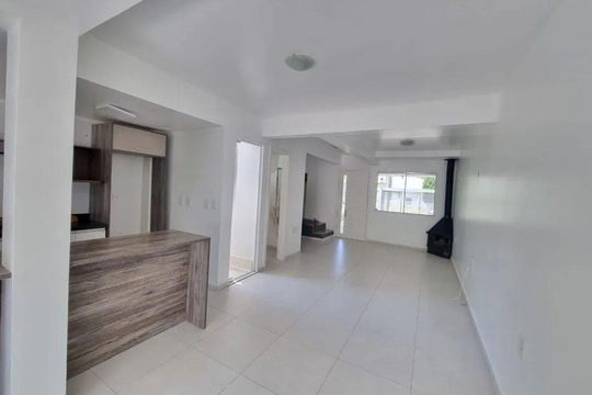 Sala de casa para alugar com 3 quartos, 131m² em Espírito Santo, Porto Alegre