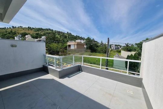Casa para alugar com 3 quartos, 131m² em Espírito Santo, Porto Alegre