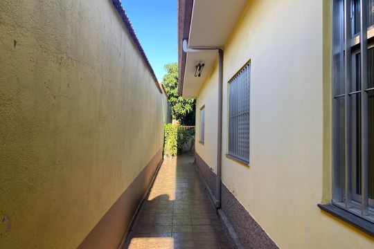 Área externa de casa para alugar com 3 quartos, 500m² em Presidente Altino, Osasco