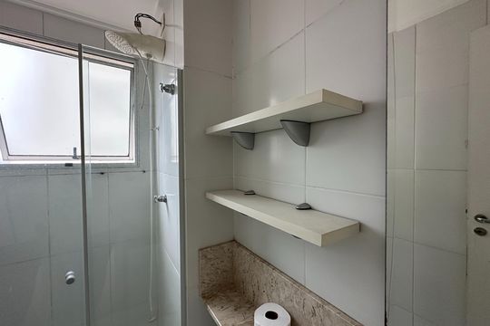 Banheiro de apartamento para alugar com 2 quartos, 50m² em Loteamento Villa Branca, Jacareí