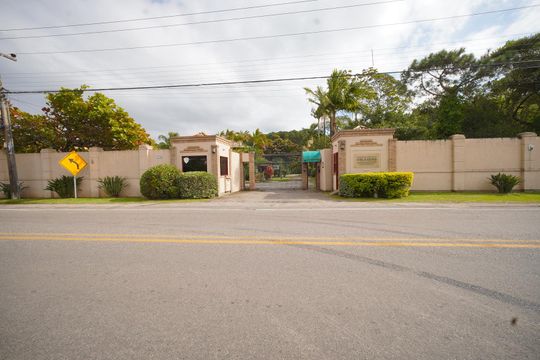 Fachada de casa de condomínio para alugar com 1 quarto, 75m² em Barra da Lagoa, Florianópolis