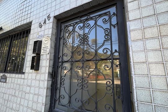 Fachada do Prédio de apartamento para alugar com 2 quartos, 65m² em Bingen, Petrópolis