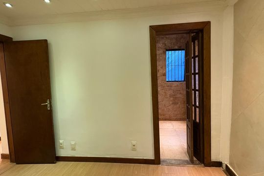 Quarto 2 de apartamento para alugar com 2 quartos, 65m² em Bingen, Petrópolis