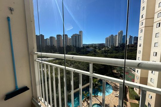 Varanda da Sala de apartamento à venda com 3 quartos, 68m² em Jardim Tupanci, Barueri
