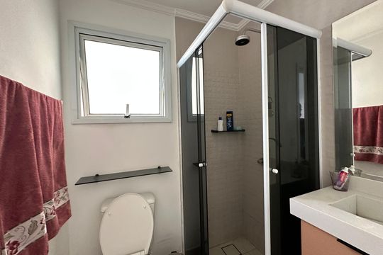 Banheiro da Suíte de apartamento à venda com 3 quartos, 68m² em Jardim Tupanci, Barueri