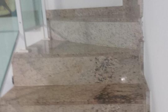 Escada de casa de condomínio para alugar com 3 quartos, 180m² em Taquara, Rio de Janeiro