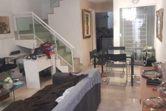 Sala/Cozinha de casa de condomínio para alugar com 3 quartos, 180m² em Taquara, Rio de Janeiro
