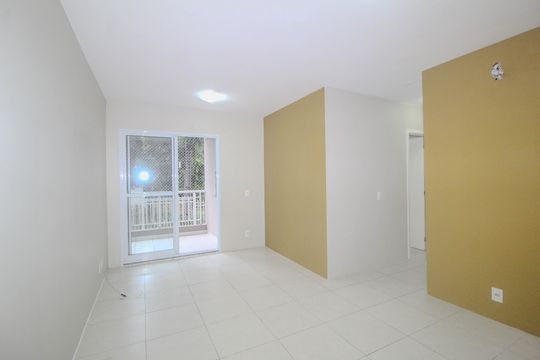 Sala de apartamento para alugar com 3 quartos, 70m² em Teresópolis, Porto Alegre