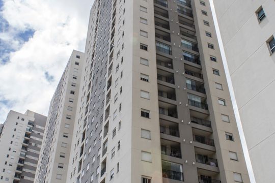 Fachada de apartamento para alugar com 2 quartos, 46m² em Jardim Copiuva, Carapicuíba