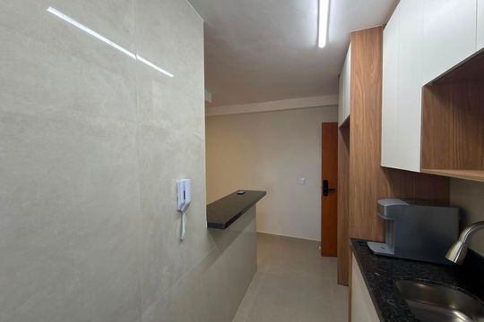 Cozinha de apartamento para alugar com 3 quartos, 61m² em Qs 3, Brasília