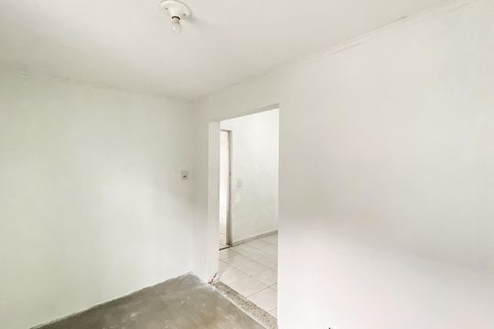 Quarto de casa para alugar com 1 quarto, 50m² em Jardim Fernandes, São Paulo