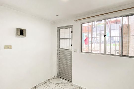 Casa para alugar com 1 quarto, 50m² em Jardim Fernandes, São Paulo