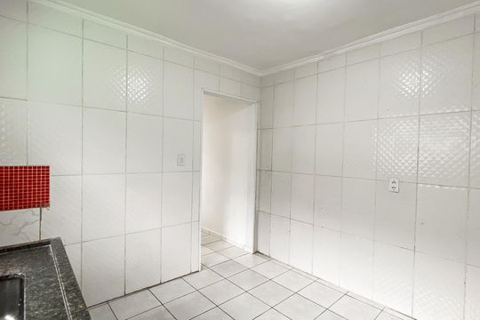Cozinha de casa para alugar com 1 quarto, 50m² em Jardim Fernandes, São Paulo