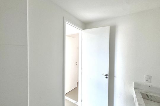 Banheiro de apartamento para alugar com 2 quartos, 44m² em Picanço, Guarulhos