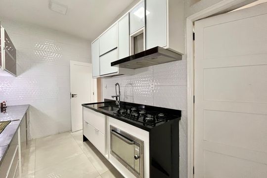 Cozinha de apartamento para alugar com 2 quartos, 90m² em Copacabana, Rio de Janeiro
