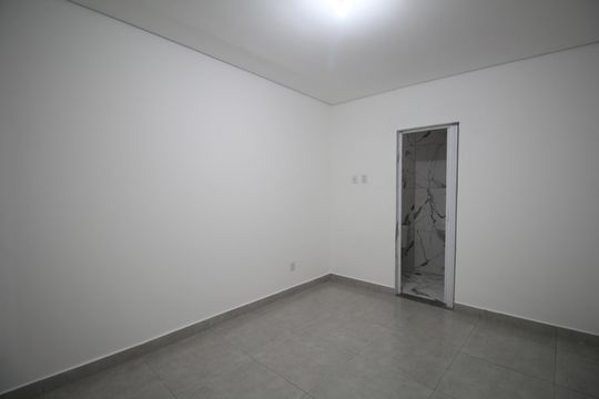Quarto  de casa para alugar com 1 quarto, 35m² em Parque Pinheiros, Taboão da Serra