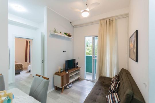 Sala de apartamento para alugar com 1 quarto, 43m² em Santo Cristo, Rio de Janeiro