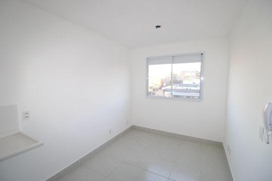 Sala / Cozinha de apartamento à venda com 2 quartos, 34m² em Vila Carmosina, São Paulo